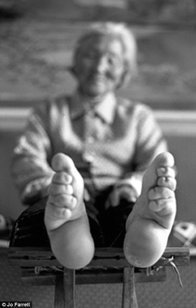 Hình ảnh của những đôi chân gót sen cuối cùng tại Trung Quốc: Nhân chứng sống ám ảnh về hủ tục đau thương bậc nhất thời phong kiến - Ảnh 4.