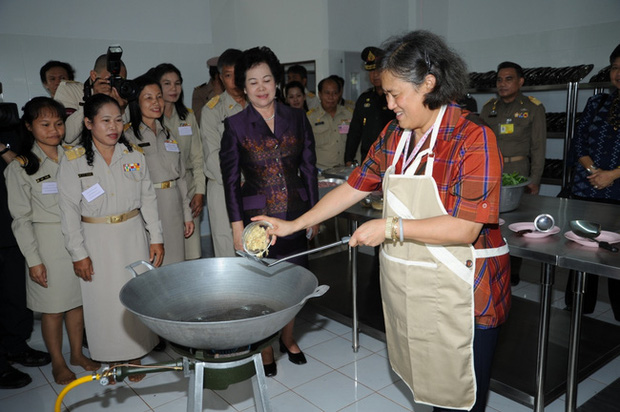 Những nàng công chúa bị chê bai nhan sắc nhiều nhất trên thế giới, ngỡ cứ con cháu hoàng tộc thì khí chất hơn người nhưng đâu phải! - Ảnh 9.