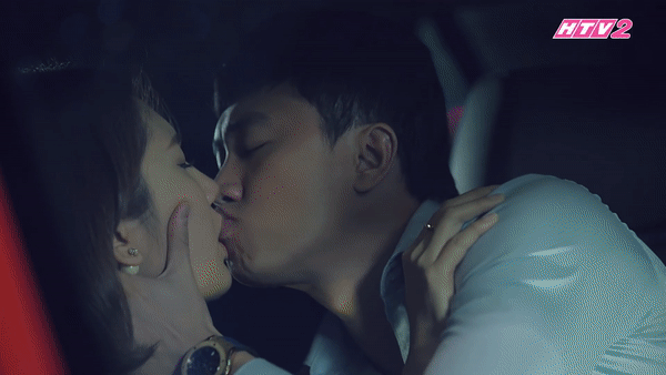 Thuy Ngan and 4 times kissing handsome boy in the film: The most excited is Quoc Truong lips lock screen - Photo 2.