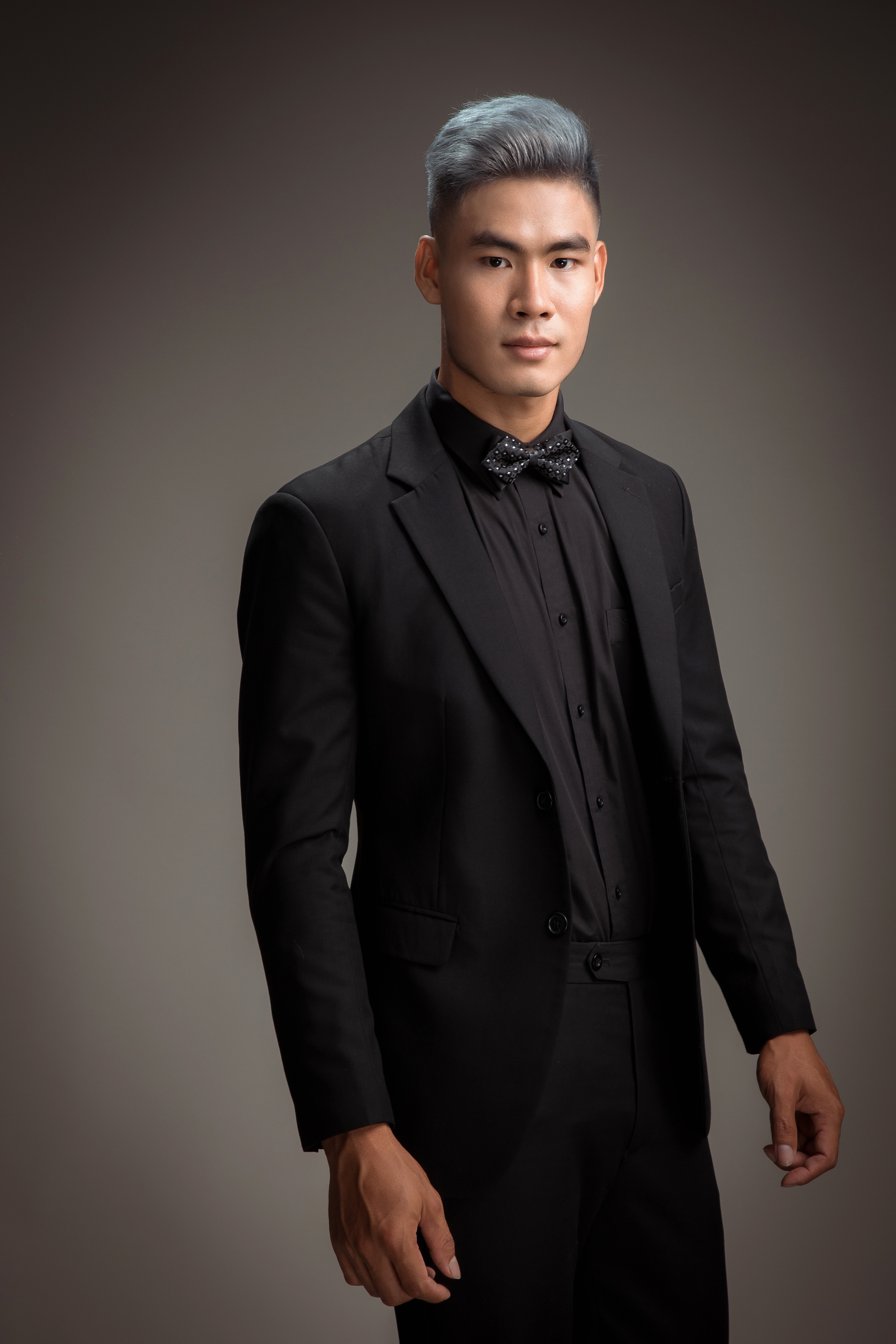 Đại diện Mister Global Việt Nam Danh Chiếu Linh tung ảnh lịch lãm với vest  - Ảnh 7.