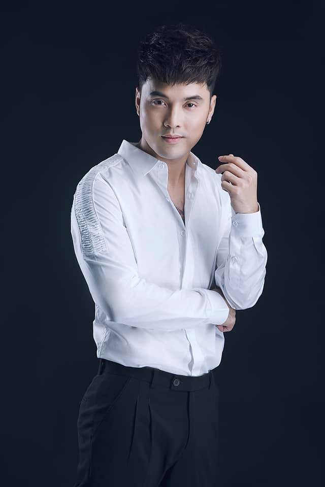 Ưng Hoàng Phúc: Thời kỳ đỉnh cao, bầu show phải dùng bao tải để đựng tiền cát-xê - Ảnh 4.