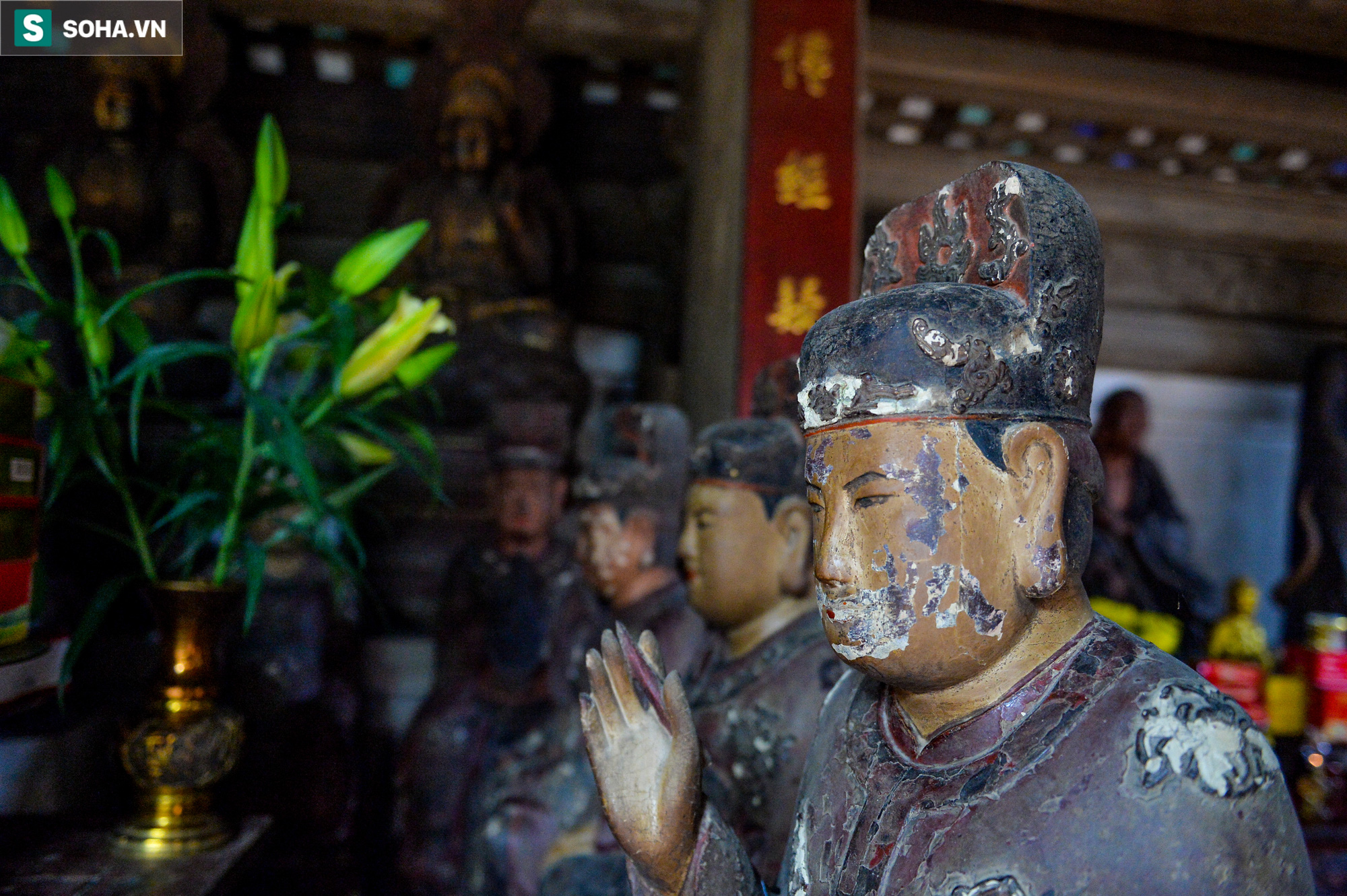 Cận cảnh các vị La Hán chùa Tây Phương xuống cấp nghiêm trọng, bong tróc hết lớp sơn son - Ảnh 7.
