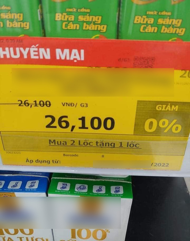 Đi siêu thị thấy sữa khuyến mại, khách vào mua thì đờ đẫn khi đọc được dòng chữ bên dưới: Coi mà tức á! - Ảnh 1.