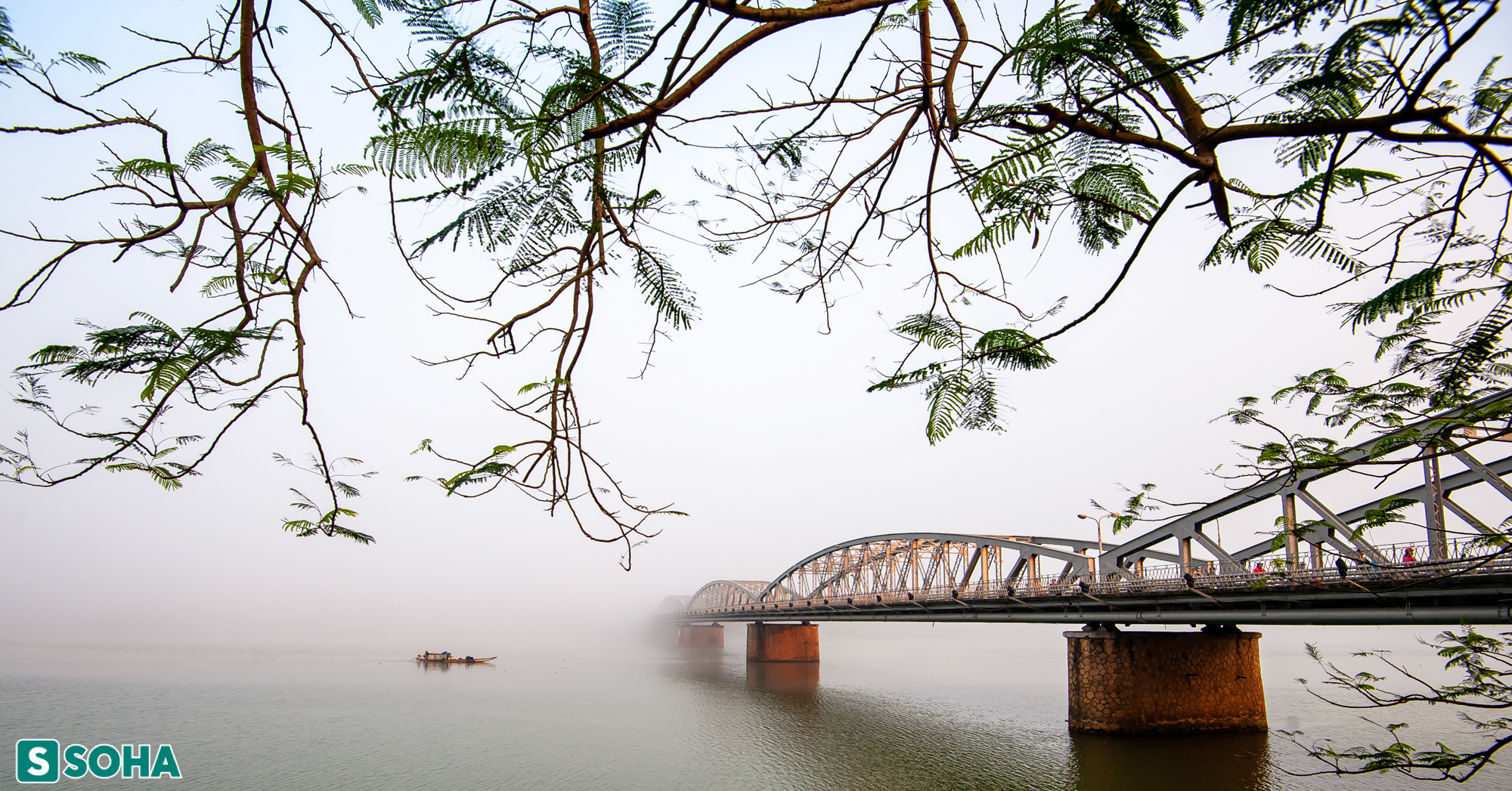 Những cây cầu có một không hai ở Huế, cổ kính hay hiện đại đều đẹp rụng tim - Ảnh 1.