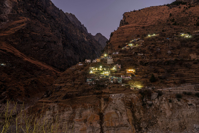 Exploiting the prime location, the hydroelectric dams are in danger: Construction is terrible but no electricity, natural disasters are imminent, people are afraid - Photo 2.