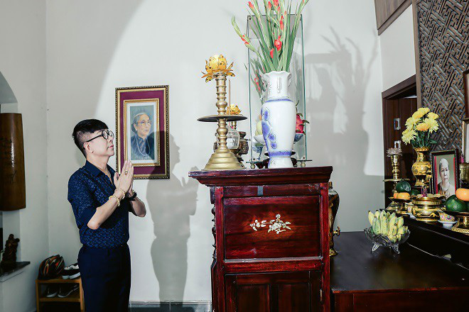  Cận cảnh căn biệt thự về hưu 21 tỷ của ca sĩ Long Nhật: Phòng khách treo sắc phong của triều đình nhà Nguyễn, nằm giữa vùng đất vàng của cố đô Huế  - Ảnh 8.