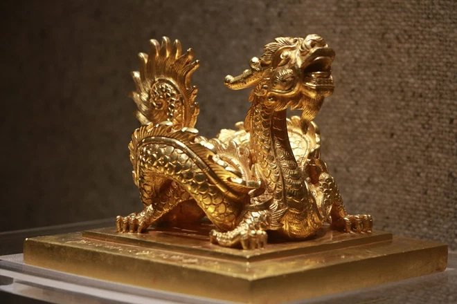 Báu vật không có cái thứ 2 ở Việt Nam, nặng ngang 220 lượng vàng, chuyên gia khen hết lời - Ảnh 4.