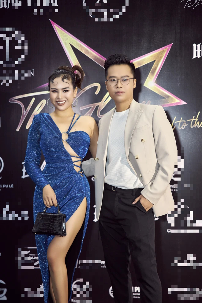 Hoa hậu Rita Đặng nổi bật trên thảm đỏ thời trang - Ảnh 2.