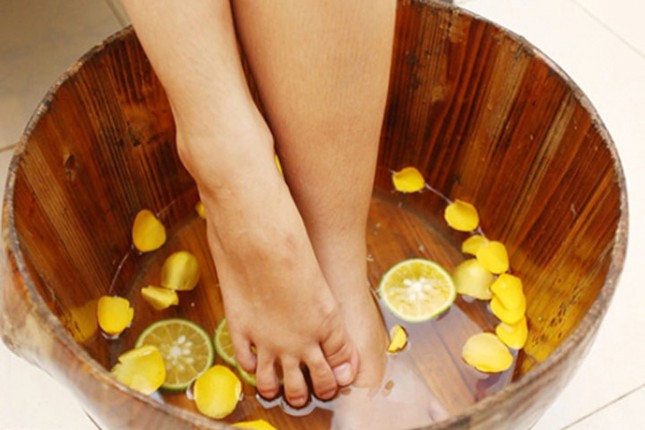 Hot foot bath: Very good and extremely toxic, you know it, lest you regret it too late - Photo 3.