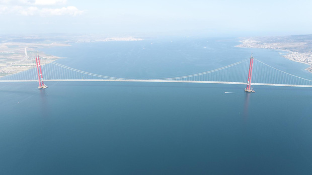 Vượt mặt Nhật Bản, Thổ Nhĩ Kỳ khánh thành cây cầu treo dài nhất thế giới nối đôi bờ Á - Âu - Ảnh 8.