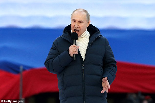 Daily Mail: Mr. Putin wears a jacket costing 310 million VND, equal to 25 months' salary of the Russian people - Photo 1.