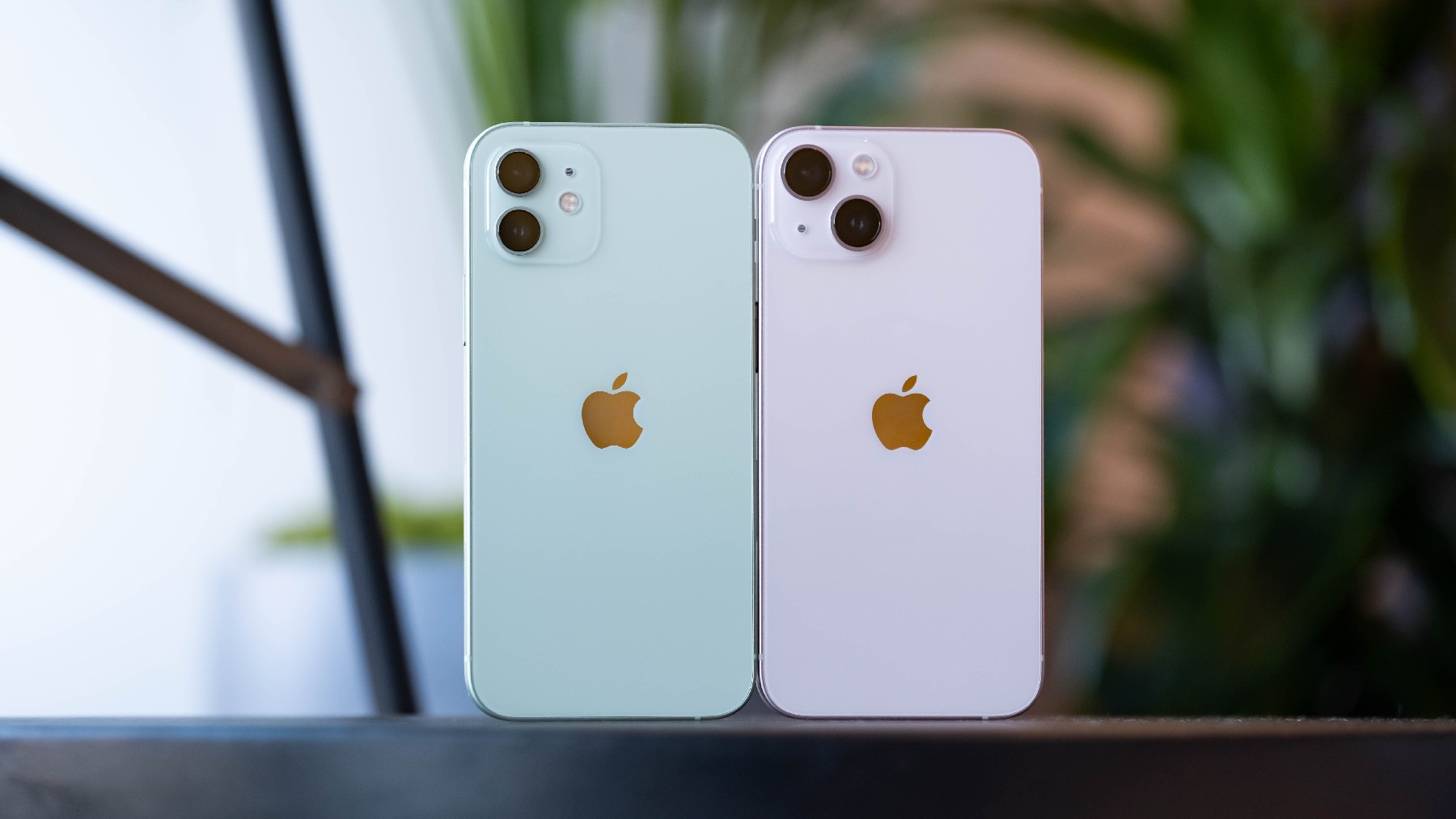  Apple giảm giá đậm tới 40% các mẫu iPhone, iPad, MacBook và Apple Watch tại Việt Nam  - Ảnh 1.