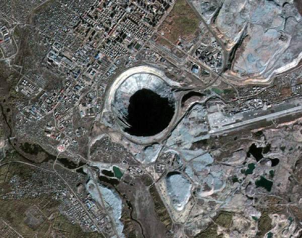 Khám phá mỏ kim cương lớn nhất thế giới - sản lượng khổng lồ nhưng mang lời nguyền hút máy bay - Ảnh 6.