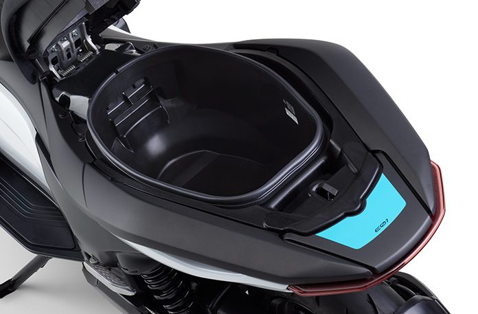 Lộ diện mẫu xe máy điện siêu mạnh của Yamaha, sạc đầy đi 100km, cốp 23 lít - Ảnh 7.