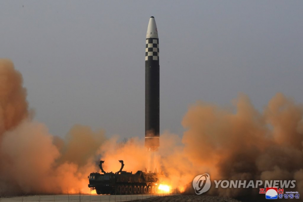Vụ Triều Tiên phóng tên lửa và thách thức mới của Tổng thống Mỹ - Ảnh 3.