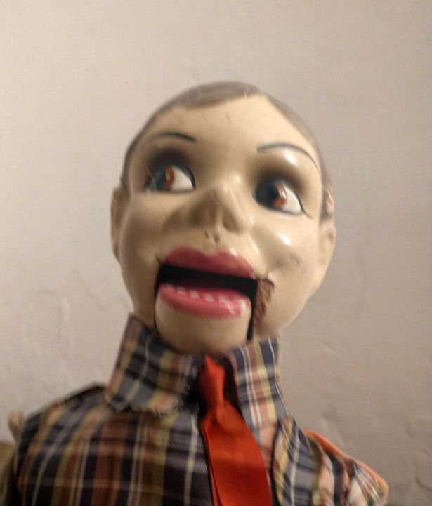 The haunted doll opens its mouth and blinks when alone, curious owners should install a surveillance camera - Photo 2.