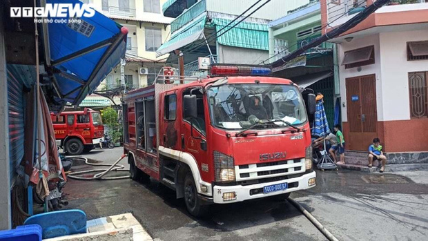  Vụ cô gái nghi bị bạn trai tẩm xăng đốt nhà: Vừa mất cha mẹ, từng dự định tổ chức đám cưới trong tháng này - Ảnh 2.