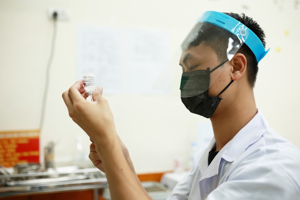 Nghiên cứu từ Đức: nCoV tiến hoá theo thời gian; tiêm vaccine có thể chỉ còn vài năm 1 lần - Ảnh 1. Nghiên cứu từ Đức: nCoV tiến hoá theo thời gian; tiêm vaccine có thể chỉ còn vài năm 1 lần - Ảnh 1.