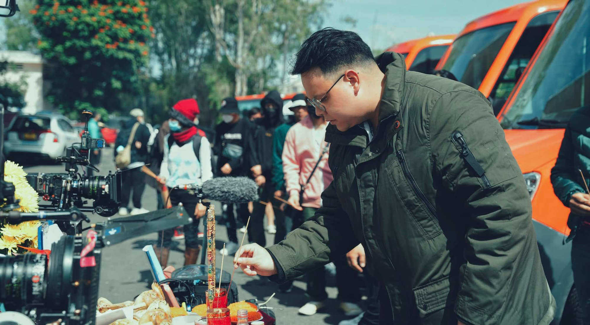 Con trai danh hài Hoàng Sơn: Tôi nhỏ quá, không dám mở lời mời bác Thành Lộc - Ảnh 5. Con trai danh hài Hoàng Sơn: Tôi nhỏ quá, không dám mở lời mời bác Thành Lộc - Ảnh 5.