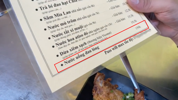 Xem menu thấy món nước uống đau lòng, người đàn ông tò mò gọi thử và cái kết... đau lòng thật - Ảnh 1.