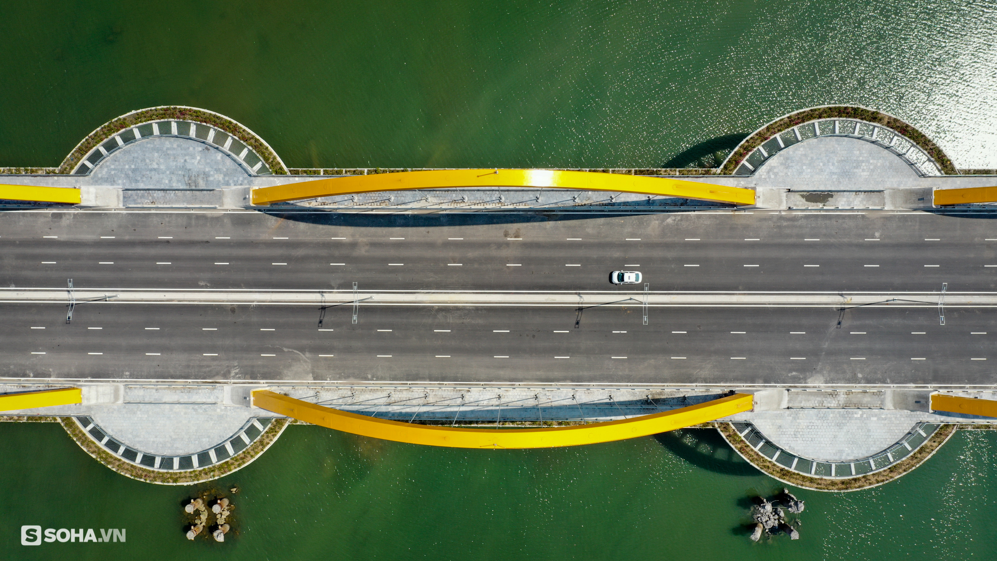 Ngắm cầu Tình yêu - điểm check in mới trị giá hàng nghìn tỷ ở thành phố Hạ Long - Ảnh 2. Ngắm cầu Tình yêu - điểm check in mới trị giá hàng nghìn tỷ ở thành phố Hạ Long - Ảnh 2.