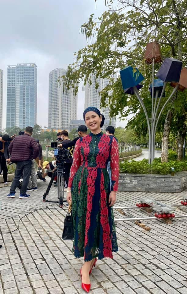 NSND Lan Hương ‘Bông’ chia sẻ trải nghiệm sau khi mắc COVID-19 - Ảnh 1. NSND Lan Hương ‘Bông’ chia sẻ trải nghiệm sau khi mắc COVID-19 - Ảnh 1.