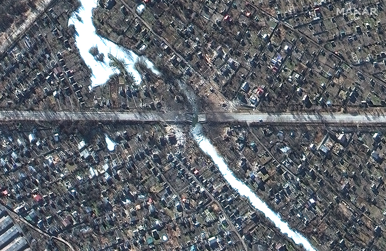 Toàn cảnh chiến sự Ukraine từ ảnh vệ tinh - Khốc liệt ở cửa ngõ Kiev - Ảnh 1.