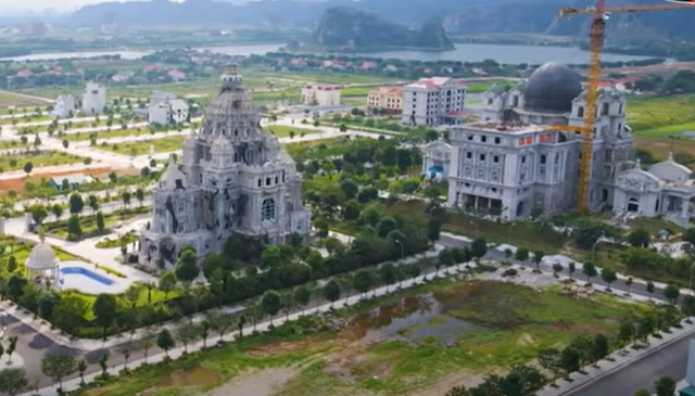  5 l&acirc;u đ&agrave;i lừng lững 3000 tỷ của anh em bầu Thụy: Ho&agrave;nh tr&aacute;ng, tỉ mỉ, c&oacute; cả tượng Ch&uacute;a cứu thế&hellip; xứng tầm &lsquo;anh đại gia ng&agrave;nh điện, em đại gia xi măng&rsquo;  - Ảnh 3.