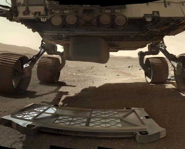 Robot NASA tự chụp bằng chứng nó xả rác trên sao Hỏa - Ảnh 5.