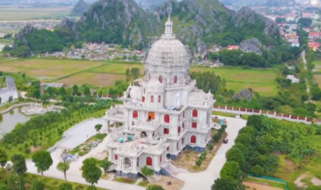  5 l&acirc;u đ&agrave;i lừng lững 3000 tỷ của anh em bầu Thụy: Ho&agrave;nh tr&aacute;ng, tỉ mỉ, c&oacute; cả tượng Ch&uacute;a cứu thế&hellip; xứng tầm &lsquo;anh đại gia ng&agrave;nh điện, em đại gia xi măng&rsquo;  - Ảnh 9.