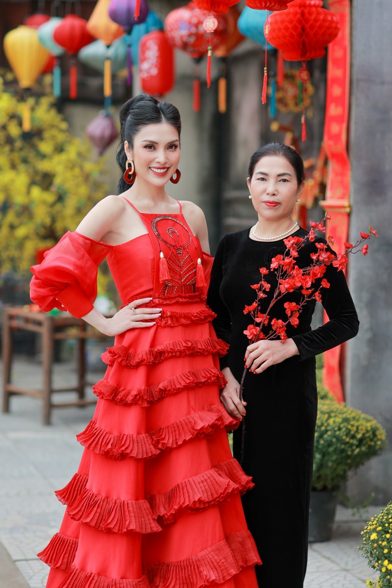 MC Kim Huyền Sâm: Mẹ là điều tuyệt vời nhất - Ảnh 4. MC Kim Huyền Sâm: Mẹ là điều tuyệt vời nhất - Ảnh 4.