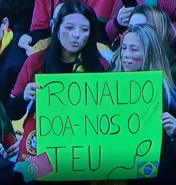 Portuguese female fans ask... to be like Ronaldo - Photo 1.