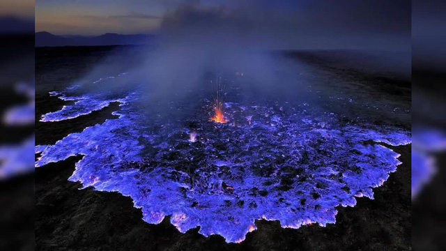 Explaining the mysterious phenomenon, the volcano erupts blue lava - Photo 9.