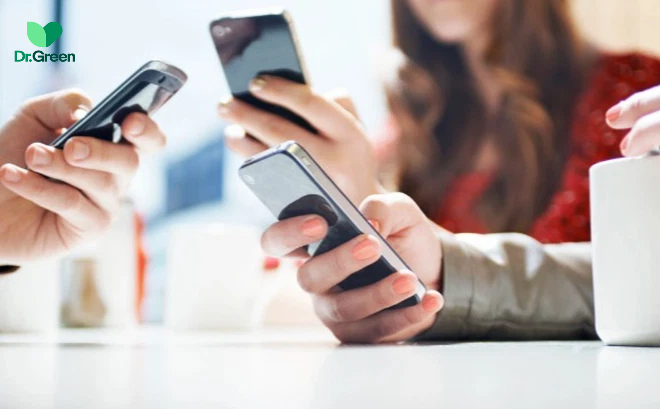 Dùng điện thoại có thực sự có hại cho não? Nghiên cứu mới phát hiện điều bất ngờ - Ảnh 1. Dùng điện thoại có thực sự có hại cho não? Nghiên cứu mới phát hiện điều bất ngờ - Ảnh 1.