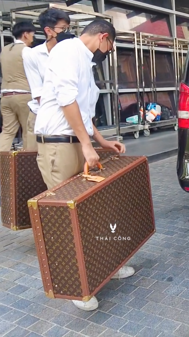  Thái Công lại phát ngôn căng đét: Khi không phải tự xách vali đi du lịch nữa thì mới xài vali Louis Vuitton được - Ảnh 2.