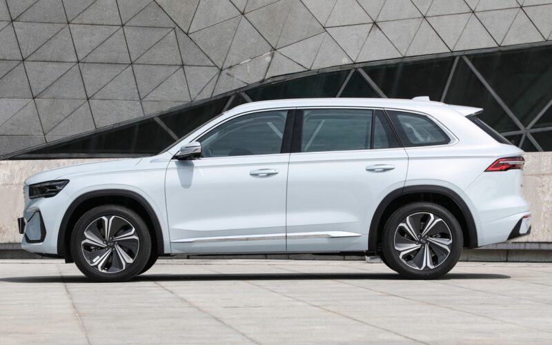 Giải mã mẫu SUV cỡ trung chỉ tiêu thụ 4,3 lít xăng/100 km, di chuyển tối đa 1.300km - Ảnh 2.