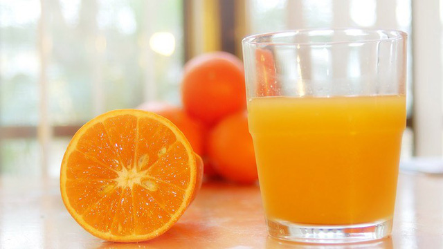 Chuyên gia chỉ cách uống nước cam dễ hấp thụ vào cơ thể nhất, rất nhiều người không biết - Ảnh 1.