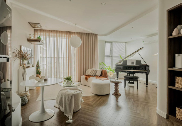 Mua căn hộ 3,7 tỷ, giảng viên piano đập 1 phòng ngủ để nhân đôi phòng khách, chơi tận 5 phong cách nhưng vẫn tinh tế, hài hoà - Ảnh 1.