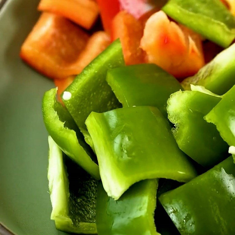 C&aacute;ch l&agrave;m b&ograve; l&uacute;c lắc nướng rau củ mềm thơm lại đậm đ&agrave; hương vị - Ảnh 1.