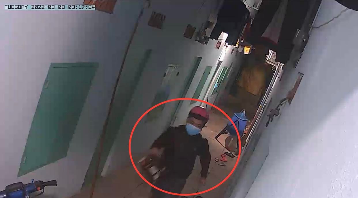 Ngủ quên không chốt cửa phòng trọ, tài sản sau 10 năm tích cóp của 2 vợ chồng bị trộm mất - Ảnh 1. Ngủ quên không chốt cửa phòng trọ, tài sản sau 10 năm tích cóp của 2 vợ chồng bị trộm mất - Ảnh 1.
