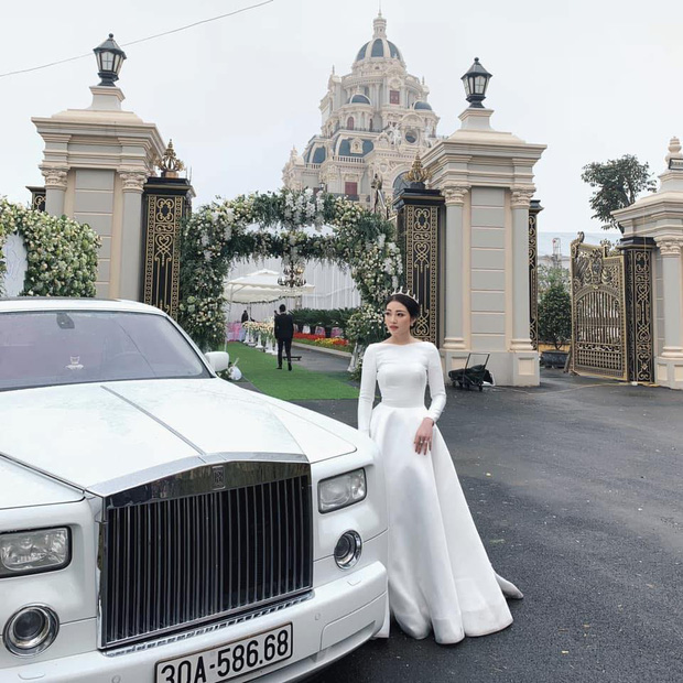 Toà lâu đài của gia đình bị rao bán 599 tỷ trên MXH, cô dâu nổi tiếng từng được hồi môn 200 cây vàng bức xúc: Nhà bố mẹ đang ở mà, rảnh quá hay gì?” - Ảnh 2.