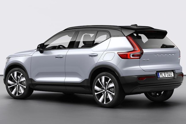 Volvo phát triển sạc xe điện không dây - Ảnh 2.