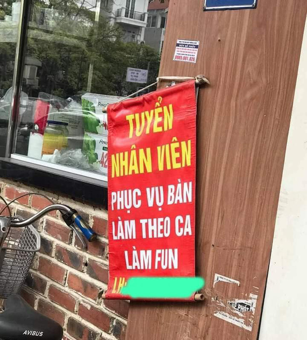 Quán ăn đăng tuyển nhân viên phục vụ nhưng lại ghi thêm 1 dòng chữ khiến ứng viên đỏ mặt, đọc lại mới thở phào - Ảnh 1.