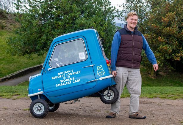 The man who owns the smallest car in the UK, reveals the shocking cost of gas - Photo 1.