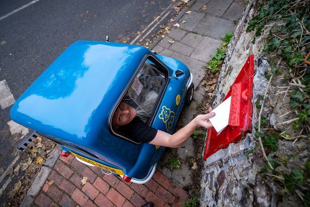 The man who owns the smallest car in the UK, reveals the shocking cost of gas - Photo 2.