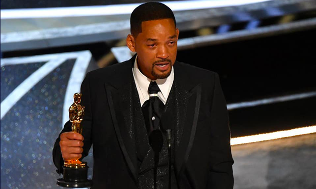 Cảnh s&aacute;t sẵn s&agrave;ng bắt giữ Will Smith ngay ở hiện trường vụ ẩu đả n&aacute;o loạn Oscar, Viện h&agrave;n l&acirc;m ra quyết định trừng phạt - Ảnh 3.