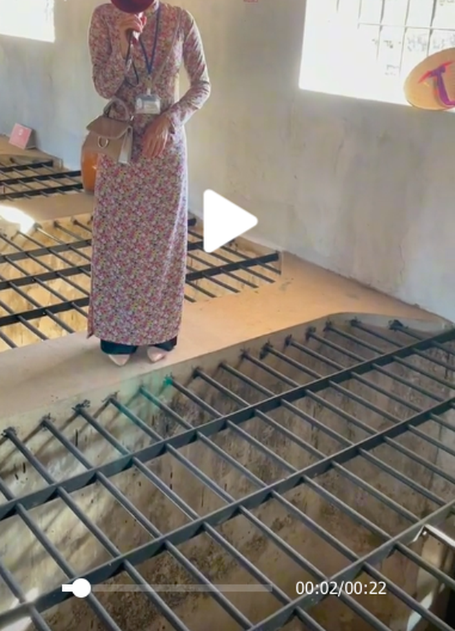 Hướng dẫn viên đi giày cao gót trên… song sắt Nhà tù Côn Đảo bình thản như đi chơi, du khách coi mà phát hoảng! - Ảnh 4. Hướng dẫn viên đi giày cao gót trên… song sắt Nhà tù Côn Đảo bình thản như đi chơi, du khách coi mà phát hoảng! - Ảnh 4.