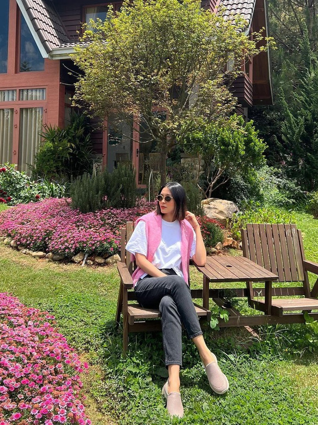 What does the resort in the middle of the pine forest in Dalat have that the daughter-in-law of tycoon Johnathan Hanh Nguyen often comes to?  - Photo 4.