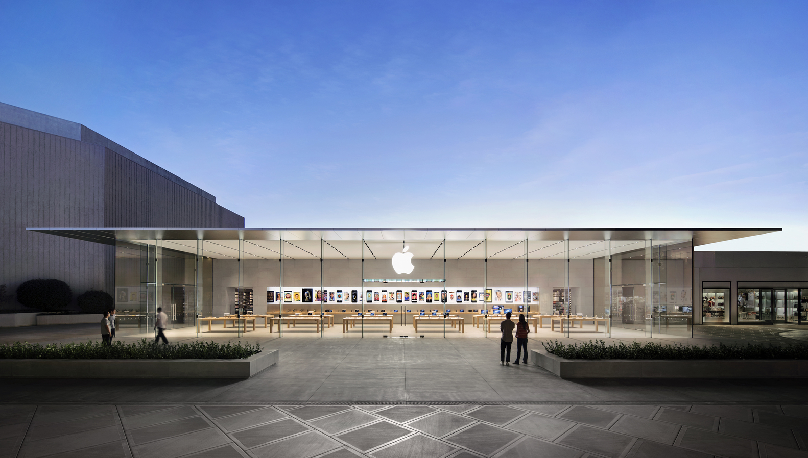  Bí ẩn đằng sau thành công của Apple Store: Doanh số trên mỗi m2 bằng hẳn 1 chiếc Mẹc, moi tiền khách hàng bằng trải nghiệm có 1-0-2  - Ảnh 4.