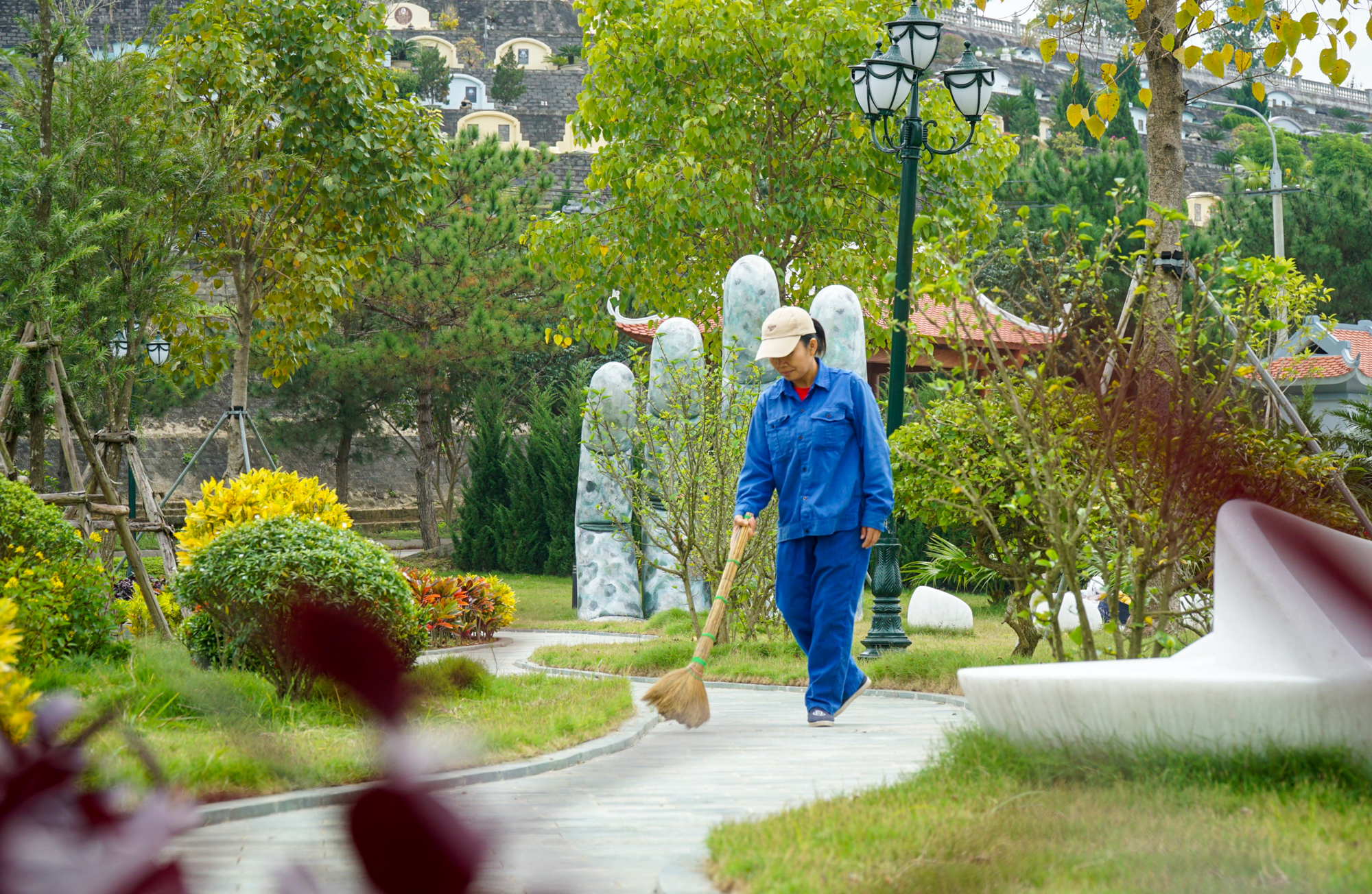 Biệt thự hàng tỷ đồng cho cha mẹ khuất núi được nhiều đại gia săn lùng - Ảnh 9.